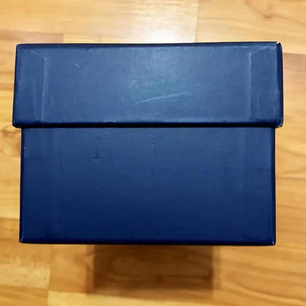 Petite Plume‎ empty hard box